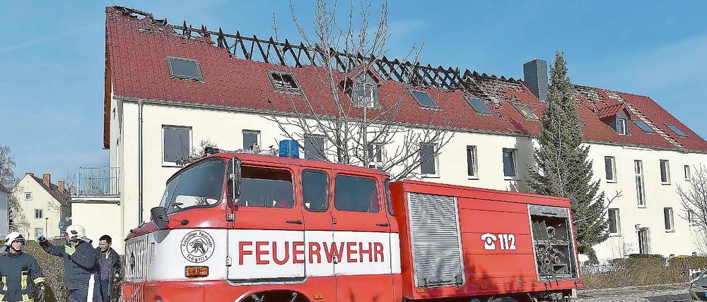 Im April brannte der Dachstuhl einer zukünftigen Unterkunft für Asylbewerber in Tröglitz aus. 