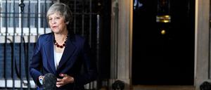 Die britische Premierministerin Theresa May am Mittwochabend vor ihrem Amtssitz Downing Street 10.