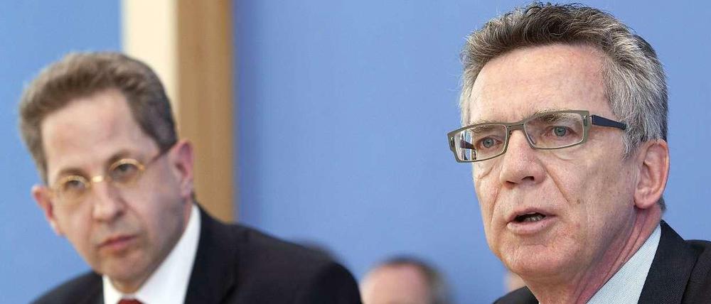 Zwei Männer, ein Ziel: Sowohl Hans-Georg Maaßen als auch Innnenminister Thomas de Maizière wollen mehr Kompetenzen für das Bundesamt für Verfassungsschutz.