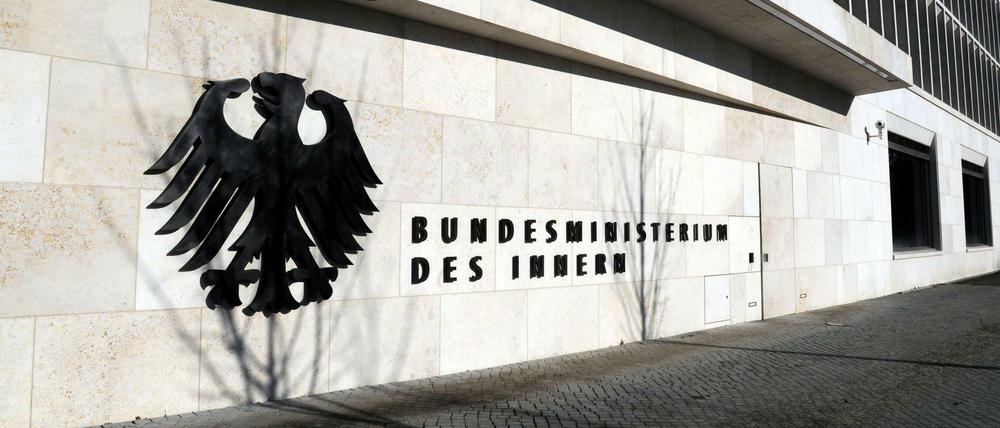 Interesse an den "Paradise Papers": Das Bundesinnenministerium in Berlin 