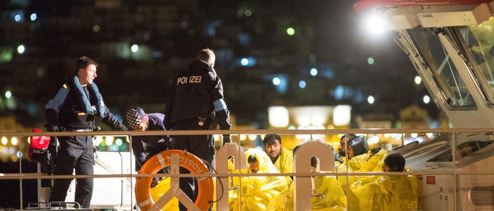 Bundespolizei-Einsatz vor Samos in der letzten Woche, an Bord Flüchtlinge, die aus einem Schlauchboot gerettet wurden.