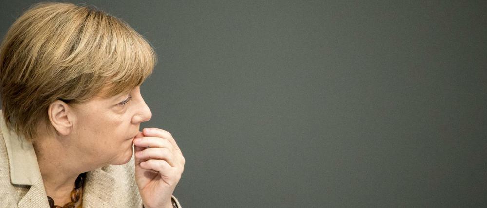 Bundeskanzlerin Angela Merkel (CDU) muss um die Zustimmung zu ihrer Flüchtlingspolitik bangen.