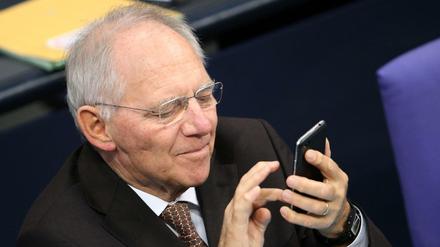 Guten Nachrichten für Finanzminister Wolfgang Schäuble (CDU): Der Haushaltsüberschuss des Bundes fällt noch höher aus.