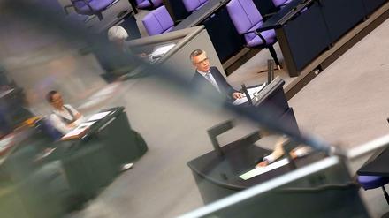 Innenminister Thomas de Maizière spricht am Freitag im Bundestag in der Debatte zur IT-Sicherheit.