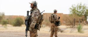 Bundeswehrsoldaten sichern im Norden Malis den Flughafen am Feldlager Camp Castor.