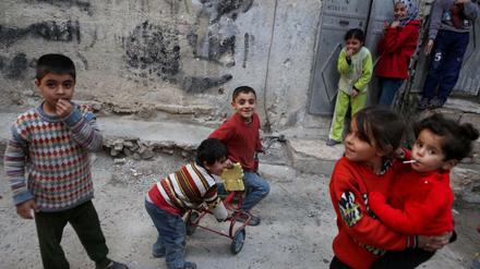 Syrische Kinder konnten während der Waffenruhe am Samstag nach langer Zeit wieder einmal auf den Straßen spielen.