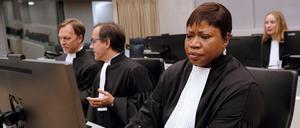 Der Internationale Strafgerichtshof (IStGH) funktioniert, wenn er als ganz normales Gericht arbeiten kann. Am Dienstag konnte die Chefanklägerin Fatou Bensouda (recht) einmal zufrieden sein. 
