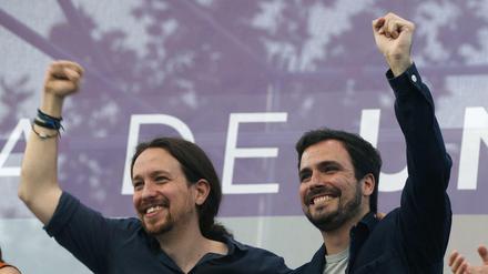 Podemos-Chef Pablo Iglesias (links) und Alberto Garzon von der Partei Vereinte Linke machen am Samstag gemeinsam Wahlkampf in Madrid. 