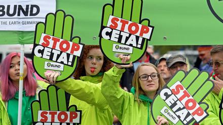 Vor dem Parteikonvent der SPD kam es am Montag zu Demonstrationen gegen Ceta.