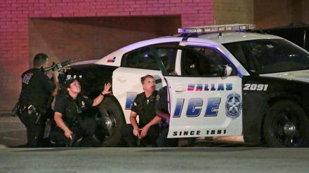 Polizisten im Einsatz in Dallas.