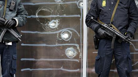 Polizisten vor dem angegriffenen Kulturzentrum in Kopenhagen 