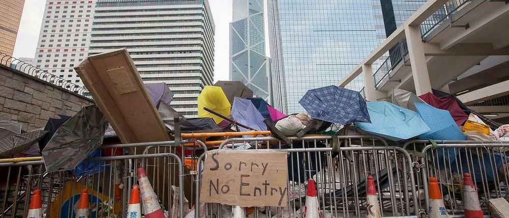 Blockade. Demonstranten haben im Zentrum von Hongkong Barrikaden errichtet.