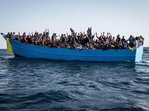 Zwischen Januar und November kamen fast 56.000 Flüchtlinge in Booten aus Libyen in Italien an.