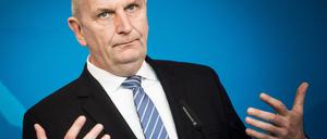Brandenburgs Ministerpräsident Dietmar Woidke (SPD) muss den Kampf mit der AfD jetzt aufnehmen, bis zur Landtagswahl ist es nur noch ein Jahr.