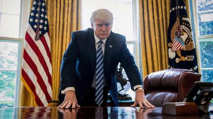Zufrieden mit sich selbst: US-Präsident Donald Trump in seinem Büro im Weißen Haus 