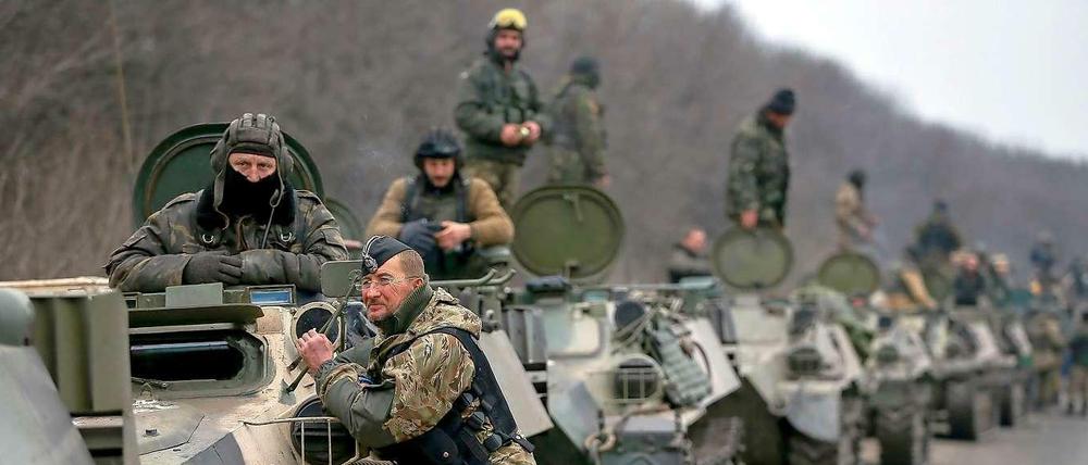 Ukrainische Soldaten auf dem Rückzug.