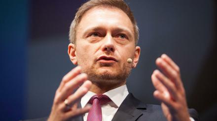Der FDP-Bundesvorsitzende Christian Lindner spricht beim Dreikönigstreffen seiner Partei im Opernhaus in Stuttgart.