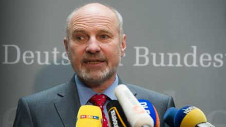 Der verteidigungspolitische Sprecher der SPD-Fraktion, Rainer Arnold, schließt sich der Grünen-Forderung nach einem Untersuchungsausschuss an. 