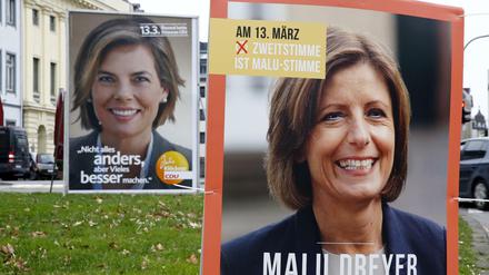 Landtagswahl in Rheinland-Pfalz: Wahlplakate von Ministerpräsidentin Malu Dreyer (SPD, rechts) und CDU-Kontrahentin Julia Klöckner 