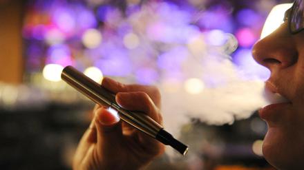 E-Zigaretten sind für viele Raucher eine Ersatzdroge für Tabak. 