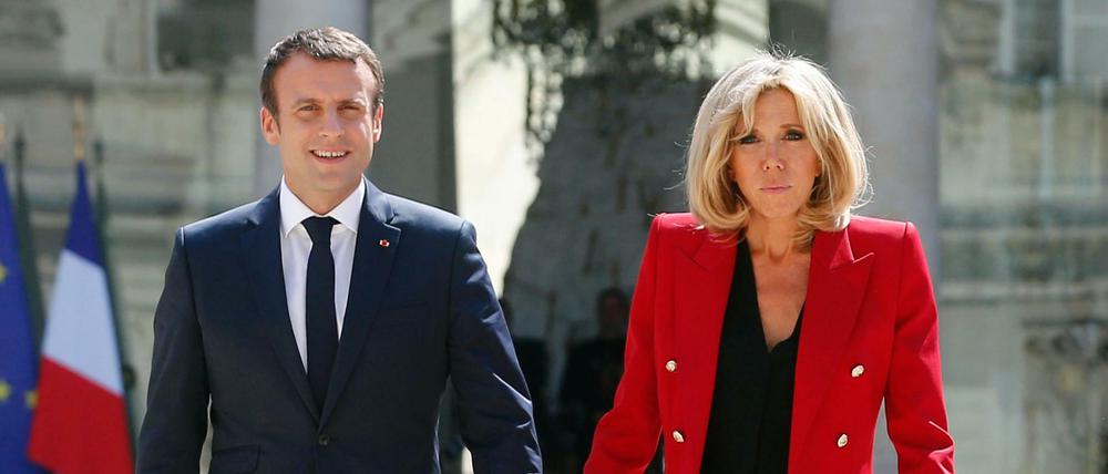 Emmanuel Macron – hier mit seiner Frau Brigitte – weiß um die Macht der Bilder.