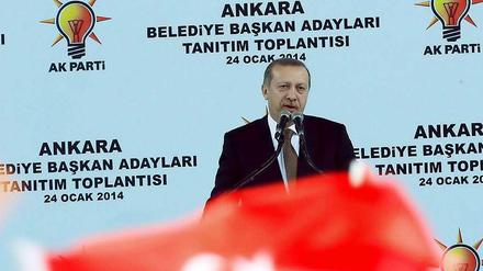 Der amtierende türkische Staatschef Recep Tayyip Erdogan bei einer Pressekonferenz der AKP in Ankara.