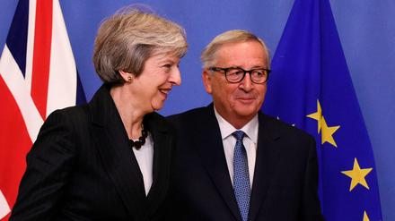 Premierministerin Theresa May und EU-Kommissionspräsident Jean-Claude Juncker am Mittwoch in Brüssel.