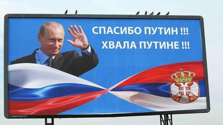 In Belgrad wird Wladimir Putin noch herzlich willkommen geheißen. 