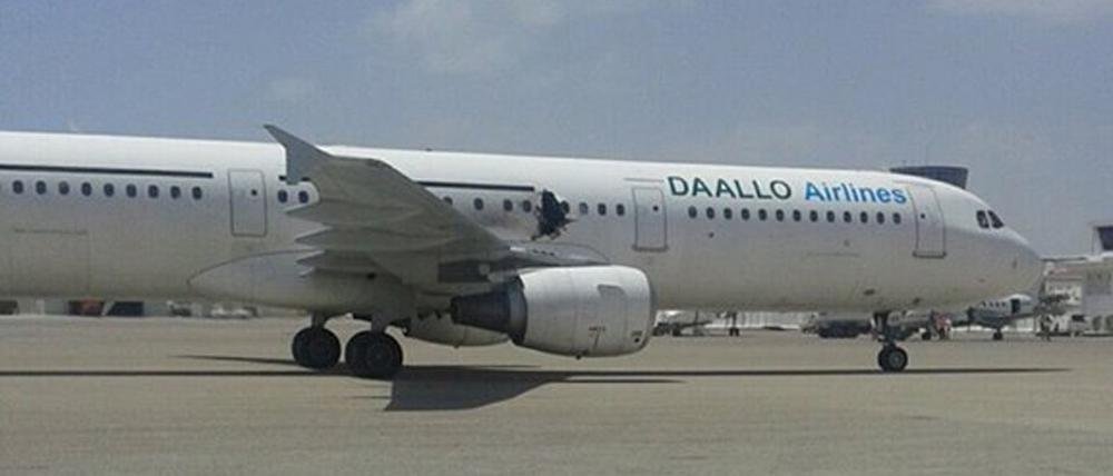 Anfang Februar war an Bord eines Airbus eine Bombe in Somalia explodiert. Der Attentäter wurde durch das Loch nach draußen gezogen. 