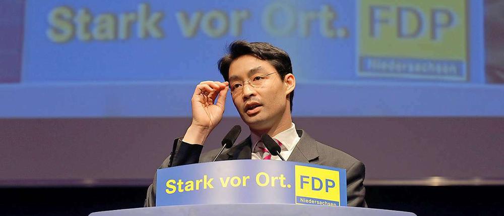 Der designierte Parteichef Rösler sprach sich auf dem FDP-Landesparteitag dafür aus, Geld lieber für die Haushaltskonsolidierung auszugeben anstatt für Steuersenkungen.