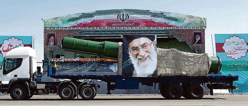 Nach dem Atom-Abkommen versucht das Mullah-Regime offenbar, auf Umwegen an Nuklearwaffen zu kommen.