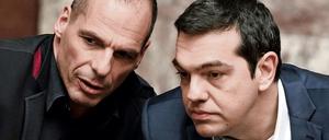 Der frühere griechische Finanzminister Yanis Varoufakis (links) und der zurückgetretene Ministerpräsident Alexis Tsipras. 