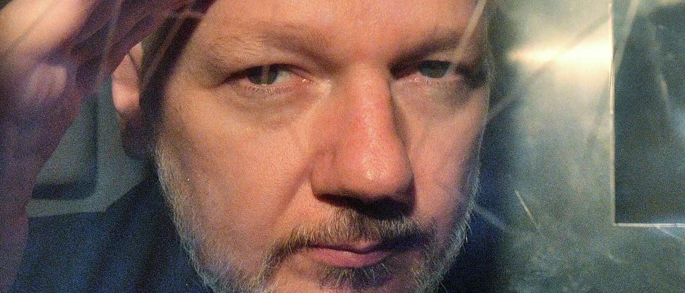 Assange befindet sich 23 Stunden am Tag in Isolation und erhalte keinen Besuch mehr, heißt es.