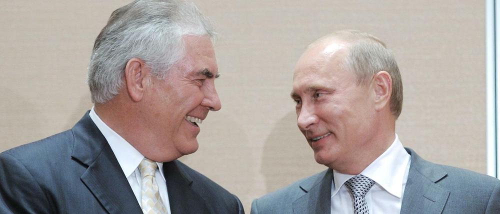 Der zukünftige Außenminister der USA, Rex Tillerson, mit Wladimir Putin, dem Präsidenten von Russland. 