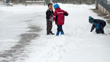 Wie schmeckt eigentlich Schnee? Flüchtlingskinder im bayerischen Deggendorf. 