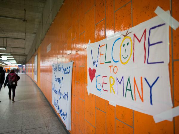In Dortmund werden Flüchtlinge erwartet, die aus Ungarn per Zug nach München gereist waren. 
