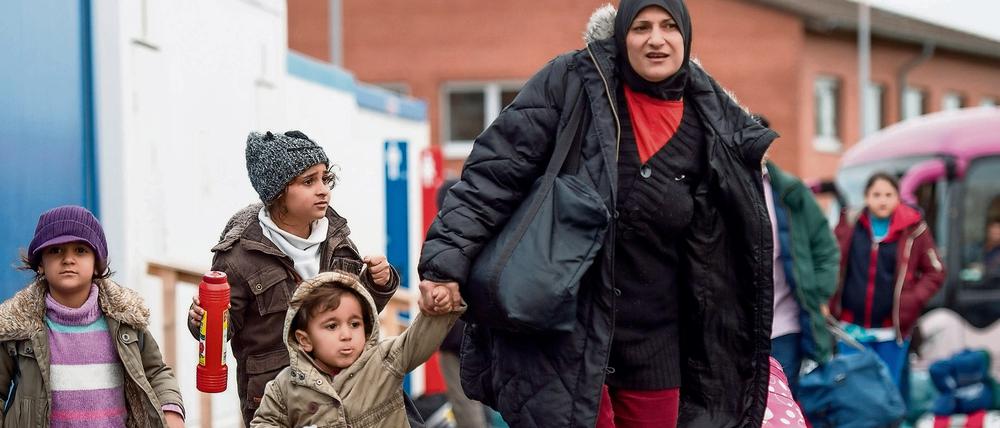 Flüchtlinge in einer Erstaufnahmeeinrichtung in Hessen: Demnächst wieder Einzelfallprüfungen für alle - auch für Syrer.
