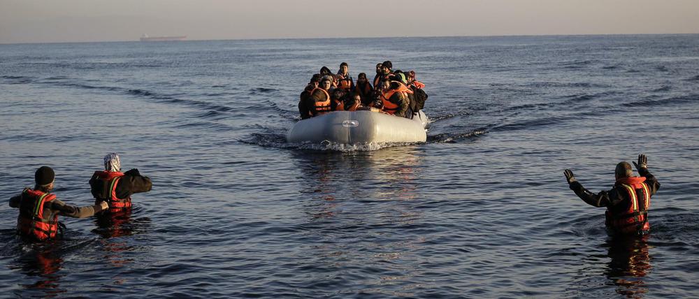 Ankommende Flüchtlinge auf der griechischen Insel Lesbos.