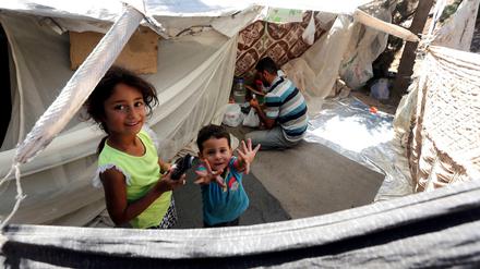 Syrische Flüchtlingsfamilie in einem Lager in der Türkei