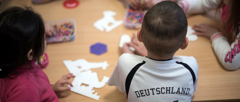 Um sich in Deutschland wohlzufühlen, brauchen Kinder soziale Beziehungen und Räume, in denen solche geschaffen werden können.