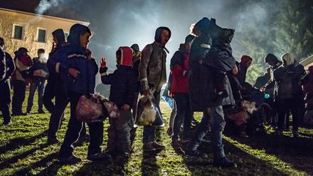 Die Koalition streitet über den Umgang mit ihnen: Flüchtlinge kurz vor der österreichisch-deutschen Grenze.