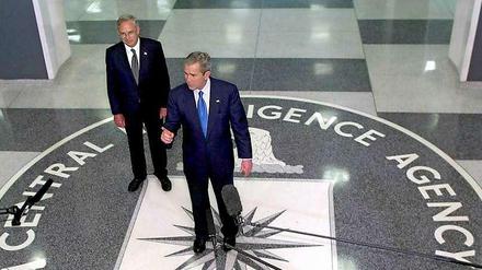 Ex-Präsident George W. Bush bei einem Besuch der CIA-Zentrale im Jahr 2005.