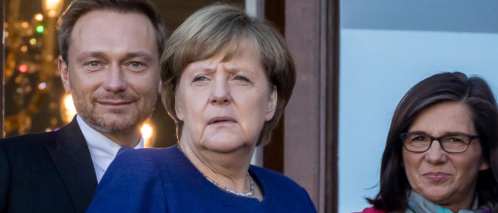 Blick nach vorn: Kanzlerin Merkel (CDU), FDP-Chef Lindner und die Grüne Göring-Eckardt