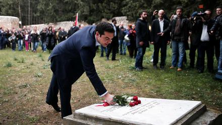 Lebendige Erinnerung: Schon kurz nach seiner Ernennung ehrte Griechenlands Premier Tsipras jene Hunderte von den Widerstandskämpfern, die die deutschen Besatzer in Athen erschossen.
