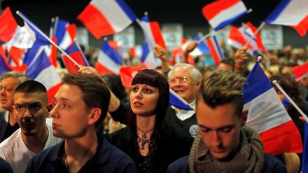 Eine Wahlkampfveranstaltung der Rechtsextremen in Frankreich: So sehen die Wähler des Front National auch aus. 