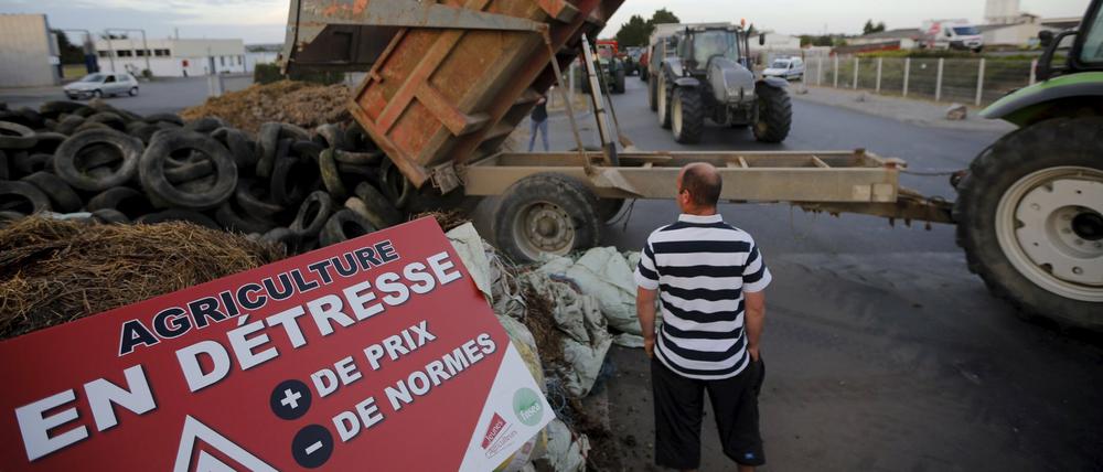 Proteste französischer Bauern vor einer Fabrik in Ancenis