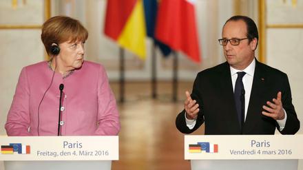 Kanzlerin Angela Merkel und Frankreichs Präsident Francois Hollande am Freitag in Paris bei ihren Vorgesprächen zum Gipfel.
