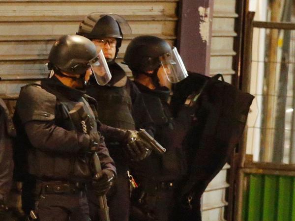 Französische Spezialkräfte beim Anti-Terror-Einsatz in Saint-Denis.