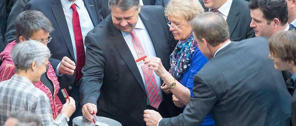 Bundeswirtschafts- und Energieminister Sigmar Gabriel (SPD) am Freitag im Bundestag.