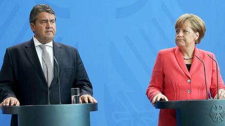 Vizekanzler Sigmar Gabriel und Bundeskanzlerin Angela Merkel wollen Griechenland im Euro halten.